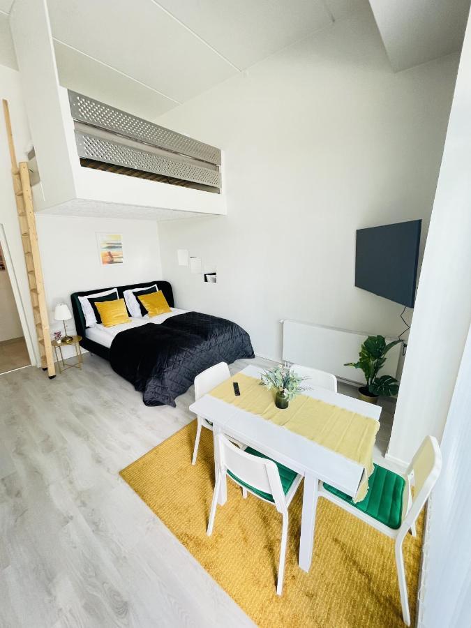 Aday - Harbor Groundfloor Own Entrance - Studio Aalborg Bagian luar foto